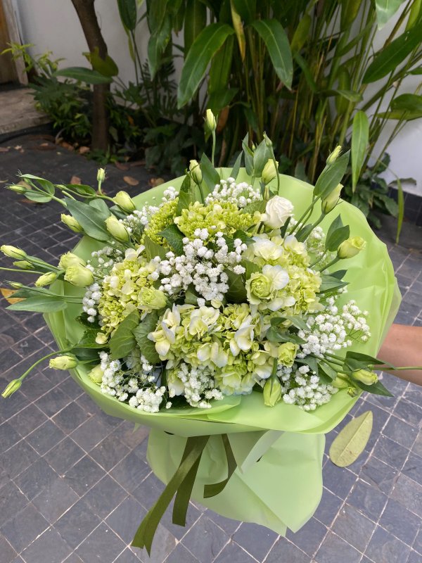 Bó Cẩm Tú Cầu Tone Xanh Lá, Dáng Tròn
